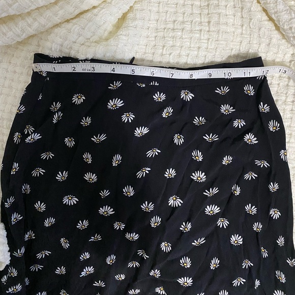 Aritzia Wilfred slip midi skirt - Picture 5 of 5